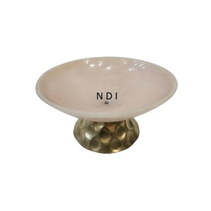 Vajilla de diseñador grabada a mano de calidad sostenible, cuenco para servir comida, cuenco grande de resina para servidor de frutas con soporte de Metal - Product Image 2