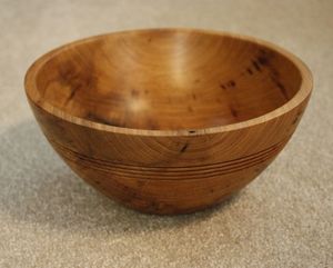 Cuenco hecho a mano de madera Natural para servir dulces - Product Image 1