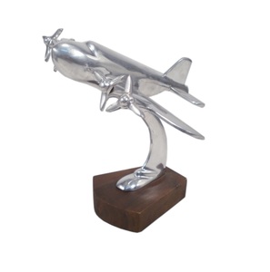 Pièce maîtresse décorative d'avion en métal pour la décoration de table - Product Image 1