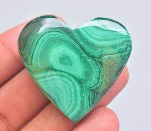 Malaquita-cabujón con forma de corazón, joyería de malaquita de alta calidad, forma de corazón - Product Image 1