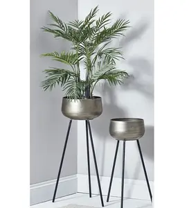 Premium Quality Designer Factory Suppliers Of Modern Metal Flower Pots And Vases Customized Iron Planters