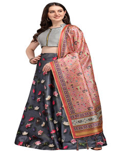 Designer de mariage coloré brodé travail manuel Lehenga Choli avec chemisier traditionnel personnalisé vêtements en gros Alphanumero - Product Image 5