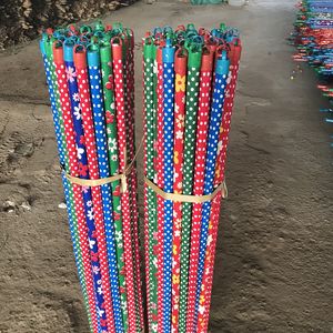 100% manche de balai en bois d'eucalyptus fleur et pointillé 1200mm fabriqué au Vietnam - Product Image 6