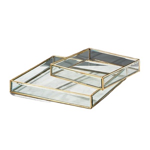 Caja de almacenamiento rectangular de vidrio con marco de metal y tapa para organizar joyas - Product Image 2
