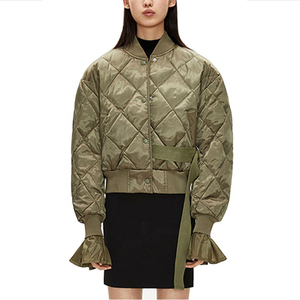Chaqueta acolchada gruesa con impresión personalizada OEM para mujer - Product Image 6