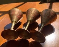 Gobelet à vin artistique en laiton, fait main, gravé, style vintage, coupe en métal, verre à boire de style antique, vaisselle décorative pour bar, mariage - Product Image 4