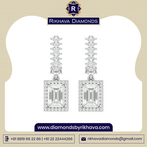 Boucles d'oreilles élégantes en or blanc 10 carats avec diamant solitaire, beaux bijoux intégrés du meilleur fournisseur - Product Image 2