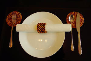 Juego de servilleteros de ratán de lujo para bodas y fiestas, accesorios de mesa contemporáneos hechos a mano ecológicos - Product Image 6