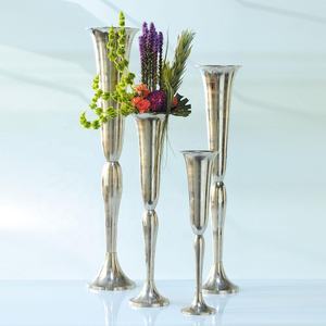 Jarrones de trompeta plateados metálicos brillantes para centros de mesa de boda soporte de flores elegante para decoración de vestíbulo - Product Image 1