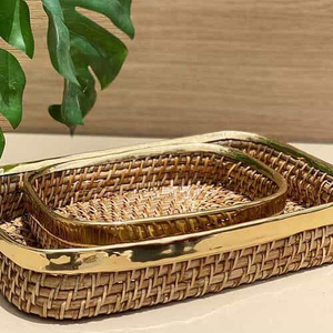 Bandeja decorativa rectangular de Metal, color dorado y madera, el mejor diseñador - Product Image 1