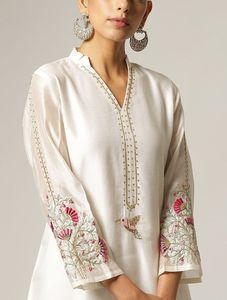 -DESIGNER--BEAUTIFUL---EMBROIDERY SUR KURTA AVEC PANT--FOR Parti porter-robe avec applications pour la Fête/Mariage = 2021. - Product Image 2