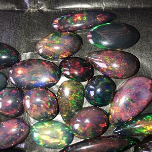 Opale de feu naturelle de qualité AAA en traitement chauffé certifié IGI noir - Product Image 2