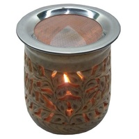 Brûleur d'encens en pierre artisanal Kalavastu, rouge avec motif floral blanc, pour usage aromatique, décoration intérieure de style indien