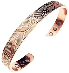 Pulsera de cobre de tamaño personalizado unisex, pulseras de cuentas clásicas hechas a mano, cruz cristiana en relieve de alambre pesado para fiestas de regalos - Product Image 1