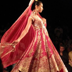 ATIYA LIBAS Lehenga Choli en acétate de style indien et pakistanais pour mariage avec broderie lourde Zardozi - Product Image 1