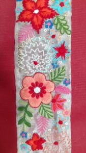 Cintas y cordones bordados multicolores de doble cara hechos a medida Patrones florales en tela de grogrén Estilo punteado - Product Image 2