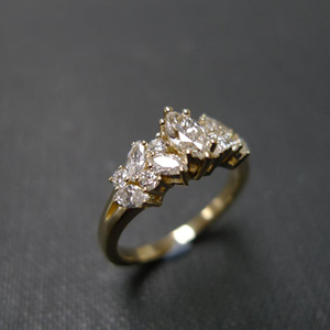 Bague de fiançailles en argent sterling 925 plaqué rhodium avec moissanite taille marquise de 0,30 ct et taille brillant rond pour mariage - Product Image 2