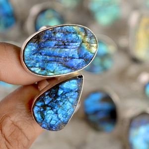 Bague pour hommes en labradorite naturelle de mm, anneau de luxe, incrustation en argent, pierre précieuse - Product Image 4