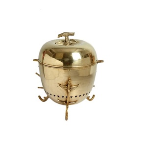 Plato de frotamiento pulido dorado de acero inoxidable, plato para servir comida de hotel de la mejor calidad para uso en fiestas de bodas - Product Image 1