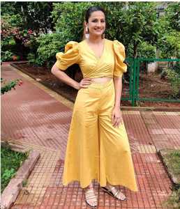 Vente chaude femmes col en v combinaison demi manches bouton décoration florale naturel Sexy plaine teinture parole longueur décontracté fête doux - Product Image 1