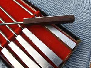 Ensemble de fourchettes en acier inoxydable à motif de feuille en couleur or, parfait pour les restaurants et les hôtels, utilisation en cuisine - Product Image 2