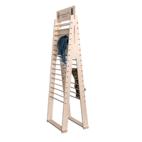 Étagère de présentation sur pied en bois massif Esposit, design personnalisé, finition couleur personnalisée, logo personnalisé, fabriqué en Italie pour les tapis