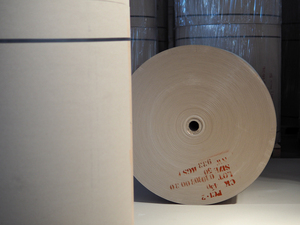 Carte mère thaïlandaise 450 GSM CK, fournie en rouleau géant utilisé pour la fabrication de tubes en papier - Product Image 3