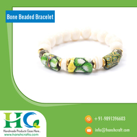 Bracelet en perles d'os fait à la main fou l'un de l'autre pour un cadeau fabriqué en Inde