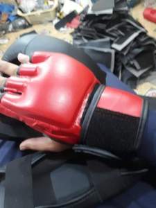 Gants de boxe MMA sur mesure de haute qualité à doigts entiers, 8oz 12oz, en cuir PU respirant, avec sangle de poignet réglable, pour entraînement en extérieur - Product Image 3