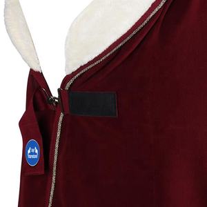 Manta para Caballo Clásica Deportiva de Forro Polar Suave con Cuello de Color Único, Fabricante Profesional de Mantas Redondas para Caballo - Product Image 3