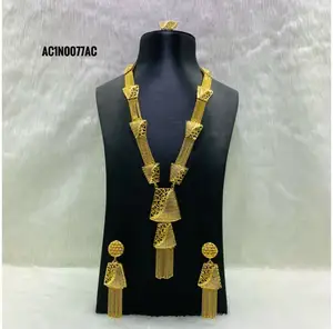Einfaches indisches Design Attraktives vergoldetes Halsketten-Set für Frauen Leichtes einfaches indisches Design Komfortabel vergoldet
