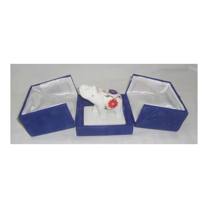 Tricot d'éléphant en marbre blanc pur, figurine avec boîte en velours - Product Image 1