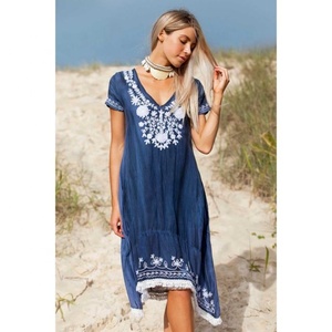 คอลเลกชันฤดูร้อน2019สีฟ้าสีขาวตัดกัน Aari เย็บปักถักร้อยผ่อนคลายพอดีผ้าฝ้ายย่นผู้หญิงสูงต่ำชายหาดชุดเสื้อคลุม - Product Image 2