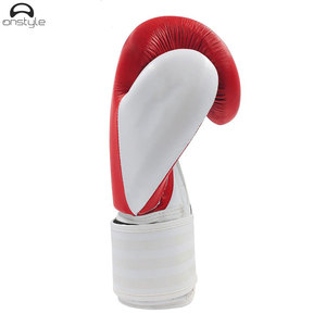 Gants de boxe en cuir PU personnalisés, équipement d'entraînement professionnel imperméable de meilleure qualité, nouveaux et personnalisés pour les arts martiaux - Product Image 4