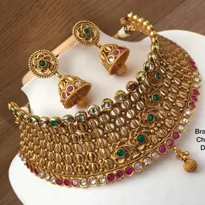 Collana pesante placcata oro da sposa indiana fantasia e nuova moda nel prezzo più basso e peso più basso per la creazione M.