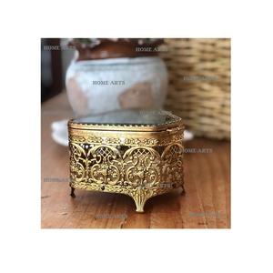 Joyero de metal de diseño Caja de almacenamiento de joyería de forma cuadrada de la mejor calidad de fabricación en Home Arts - Product Image 2
