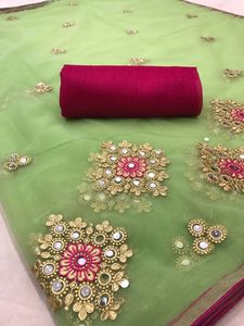 Sarees ชุดตาข่ายสำหรับสาวออกแบบหนัก,ชุดปาร์ตี้ผ้าบางปักลายด้วยเซรามิก Moti Work Saree และเสื้อหลายตัว - Product Image 4