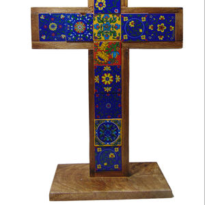 Croix décorative de table en bois pour chrétiens - Product Image 1