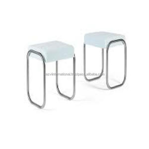 Taburete con recubrimiento de polvo dorado con tapa de espuma blanca con marco de metal chapado en oro - Product Image 2