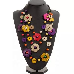 Colgante de resina multicolor, collar elegante hecho a mano, el mejor regalo de boda, collar de diseño de tendencia, joyería de moda - Product Image 2