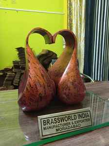 Urne d'enterrement fleurie noire et dorée/fournitures d'enterrement, fournitures d'enterrement cuivworld inde - Product Image 4