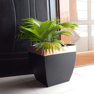 Top selling Premium quality metal planter for home decor at lowest price - Product Image 1