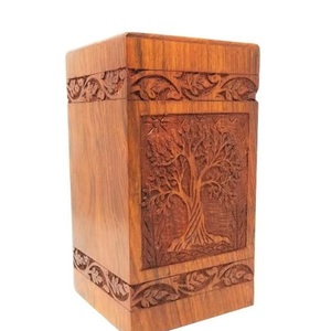 Sculpté à la main en bois brun urne pour cendres - Product Image 3