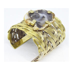 Bracelet manchette en métal plaqué or, design floral, large, poli, en acier inoxydable, pour toutes les saisons, pour fille. - Product Image 5