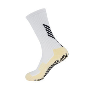 Chaussettes de sport antidérapantes à tube thermique en éponge athlétique personnalisées pour hommes adultes basket-ball et équipe de football haut bas Logo imprimé - Product Image 4