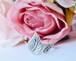 Anillo de concha Chapado en plata oxidada antigua Diseño de hoja de olivo de estilo bohemio - Product Image 5