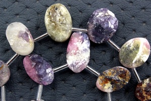 พลอยทัวร์มาลีนธรรมชาติหลากชนิด,เครื่องประดับทำด้วยมือรูปทรงรีอัญมณีแบบไม่เป็นฐานจำนวน18ชิ้น - Product Image 2