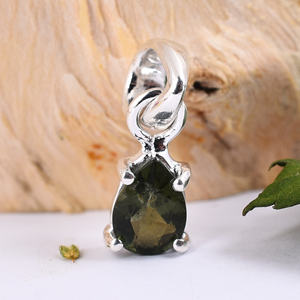Colgante de piedras preciosas naturales de moldavita, diseño hecho a mano, joyería hecha a mano de plata 925 - Product Image 2