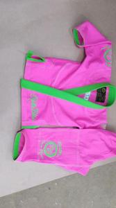 ชุดยูโด/คาราเต้/ยิวยิตสู แบบ OEM Pearl Weave น้ำหนักเบา 450gsm 350gsm ขายส่ง มีสินค้าในสต็อก - Product Image 2