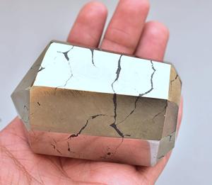 Piedra curativa de cristal Natural para decoración del hogar, torre de cristal de cuarzo Mineral de pirita, hematita - Product Image 2